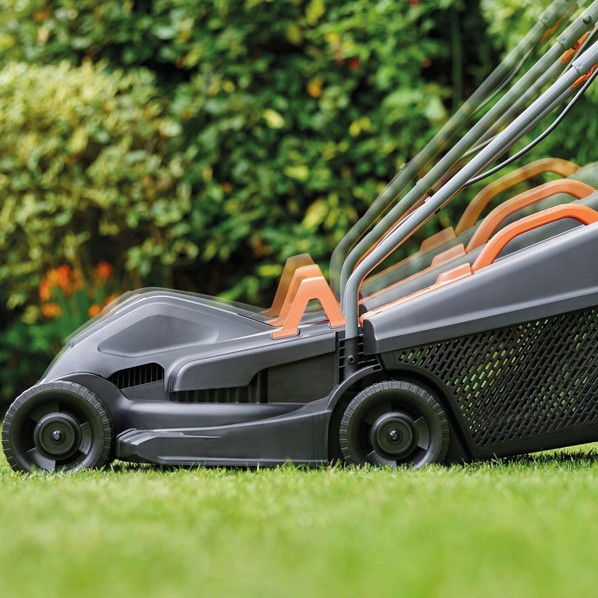 Rasaerba Black&Decker 1000W con Taglio 32 cm