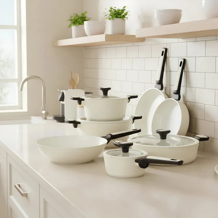 Batteria da Cucina CORREDO 2.0 Set 11 Pezzi Antiaderente in Alluminio Forgiato, Idea Regalo di Natale | Kasanova