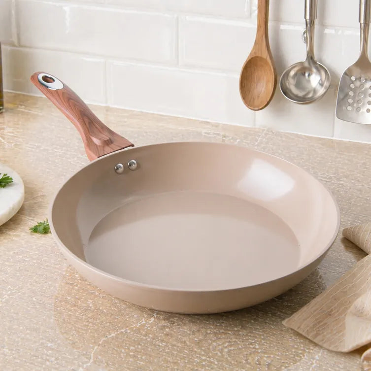Padella 30 cm antiaderente in ceramica taupe linea new ceramic Kasanova