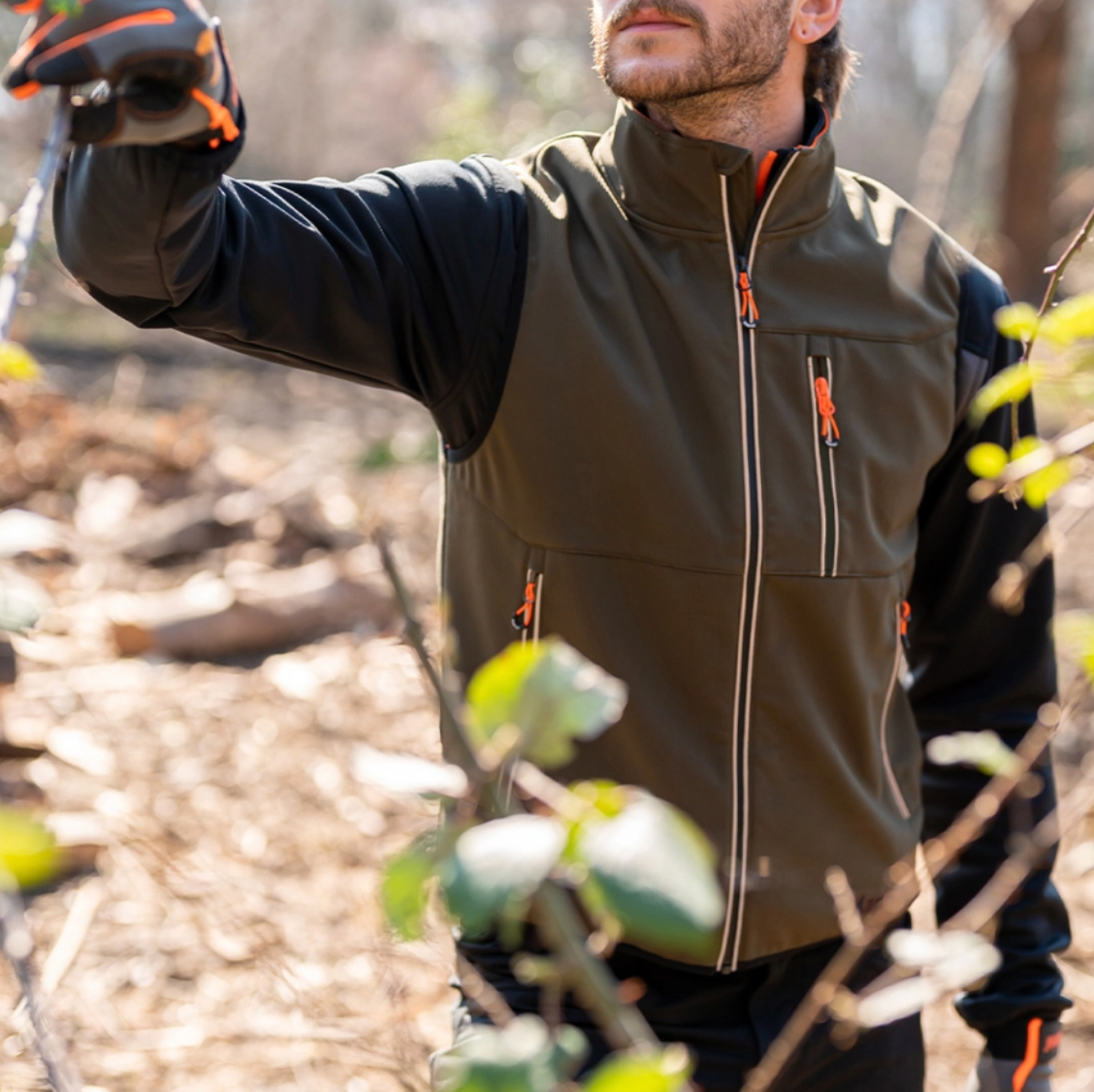 Giacca softshell tecnica con cappuccio Forest Green taglie assortite Kapriol