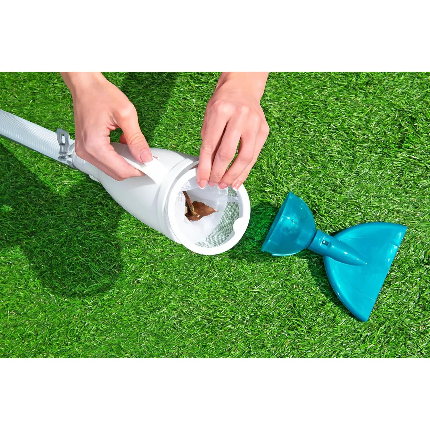 Aspiratore per Piscina Bestway AquaPristine, Kit di Pulizia Manuale con Asta Telescopica e Tubo da 6 m | Sistema di Aspirazione per Piscine Fuori Terra 5812