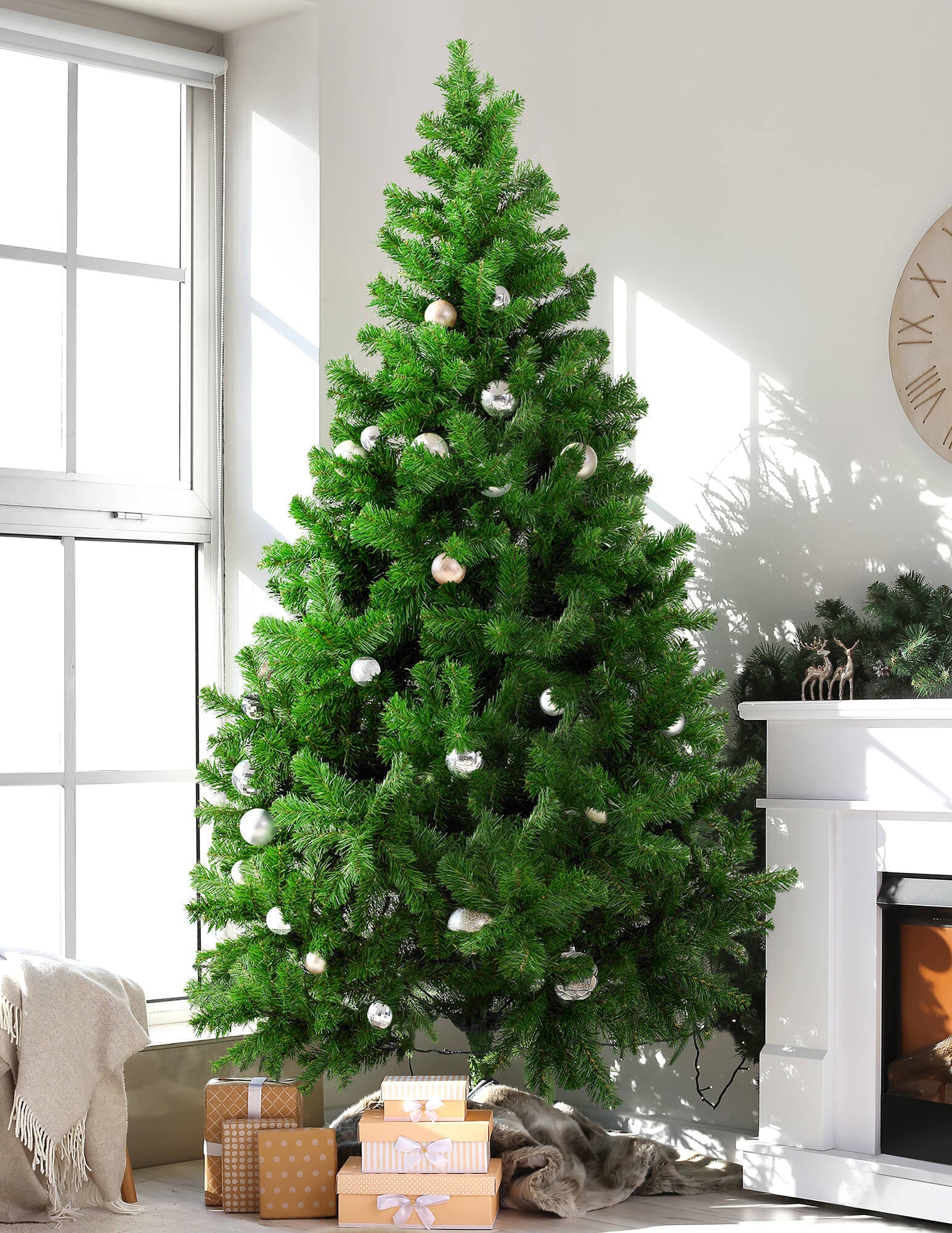 Albero di Natale Artificiale GREENWICH H.240 cm con Rami Effetto Realistico, Colore Verde Classico | Kaemingk