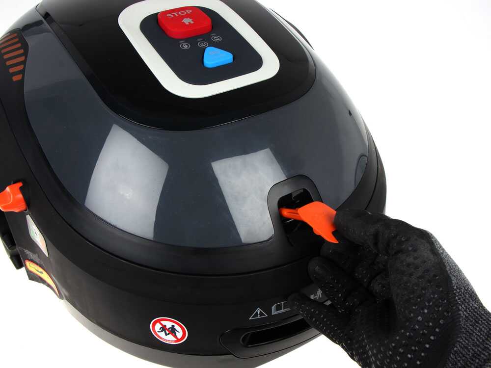 Robot rasaerba 500mq automatico per prato Black & Decker Stanley