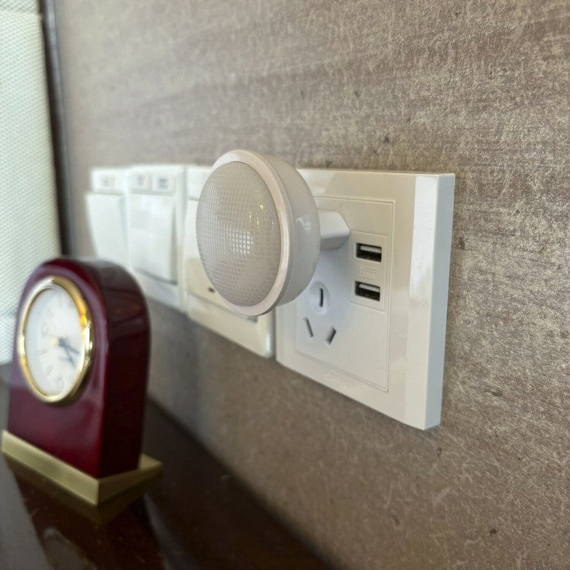 Luce notturna LED touch IL28NG 0,3W bianca a inserimento diretto Velamp