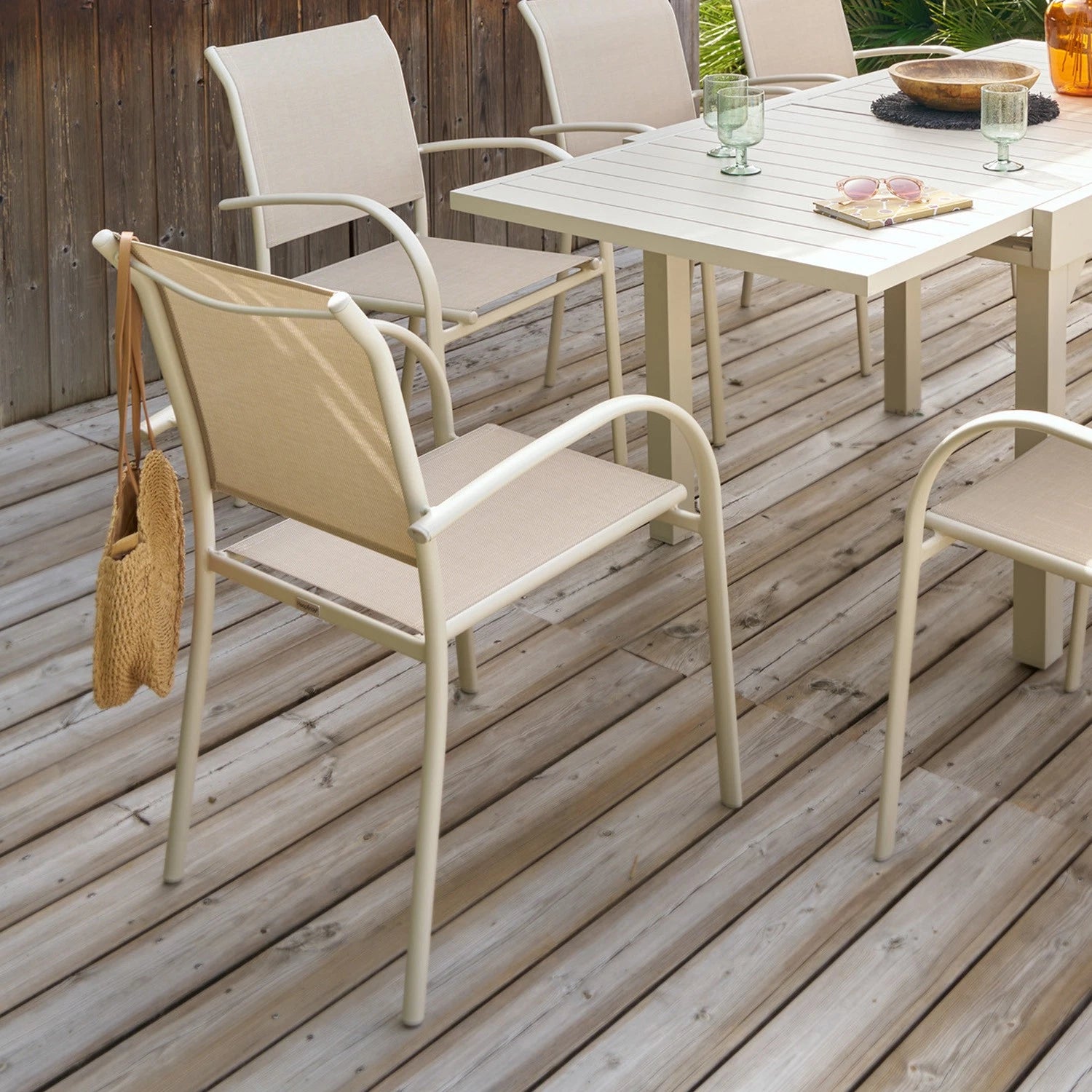 Sedia da Giardino Kasanova Piazza con Braccioli Beige, Struttura in Alluminio Impilabile | 56x65x88 cm